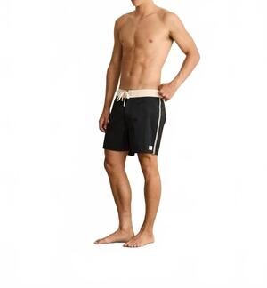 NEW RHYTHM. heritage trunk with functional back pocket in black